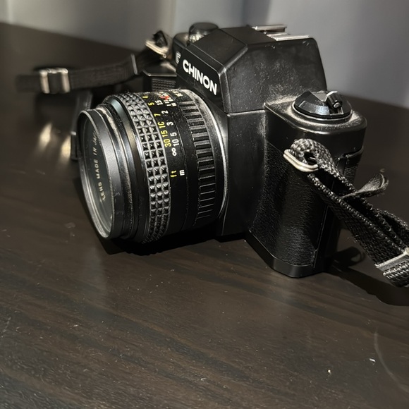 The Chinon CM-5 Film Camera - Picture 2 of 4